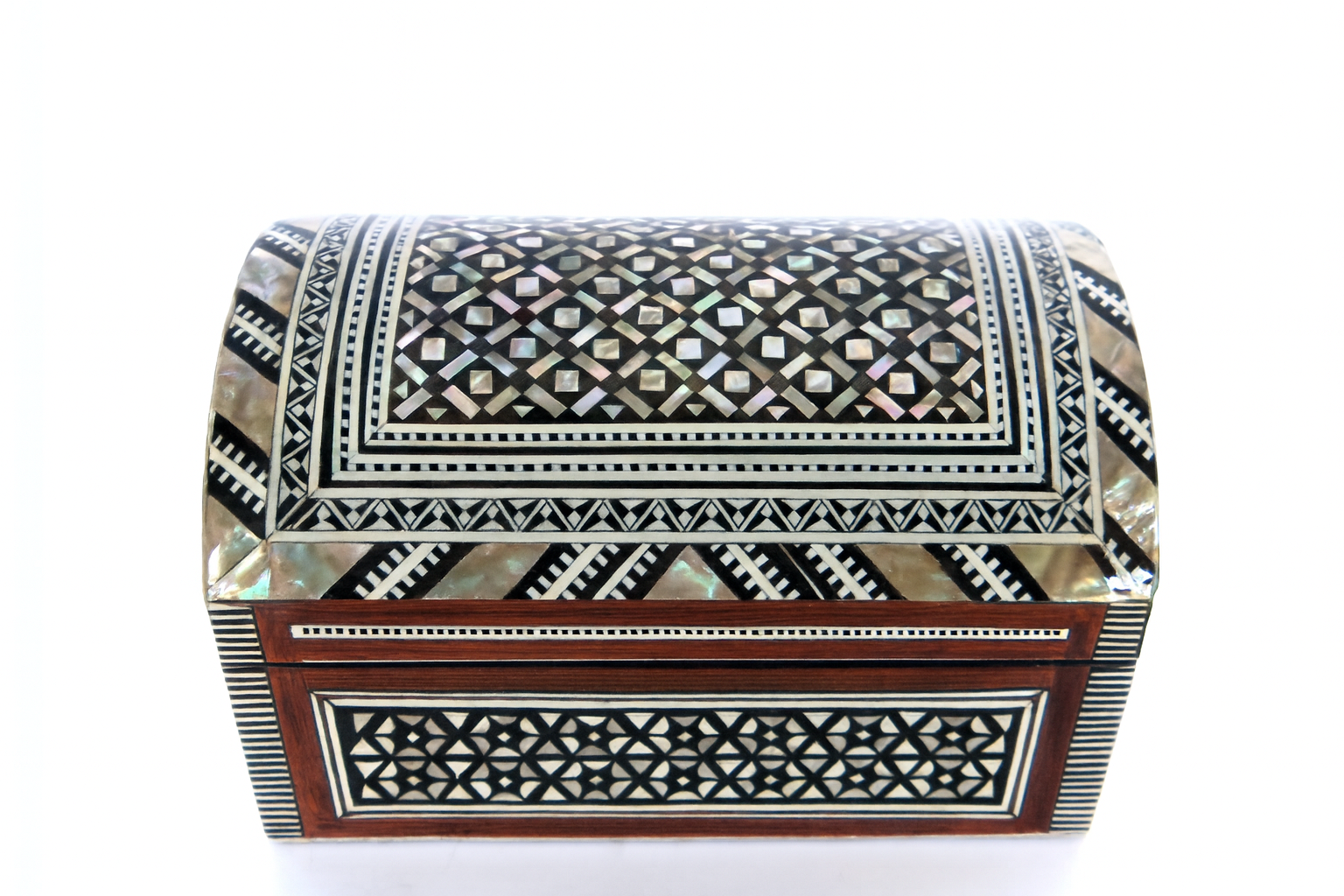Handcrafted Wooden Inlaid Box – صندوق خشبي مطعم يدويًا