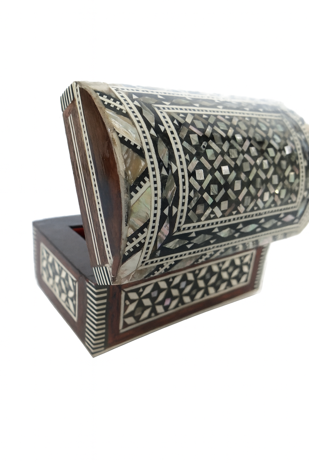 Handcrafted Wooden Inlaid Box – صندوق خشبي مطعم يدويًا
