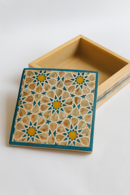 Handcrafted Mosaic Wooden Box - علبة خشبية مطعمة بالفسيفساء