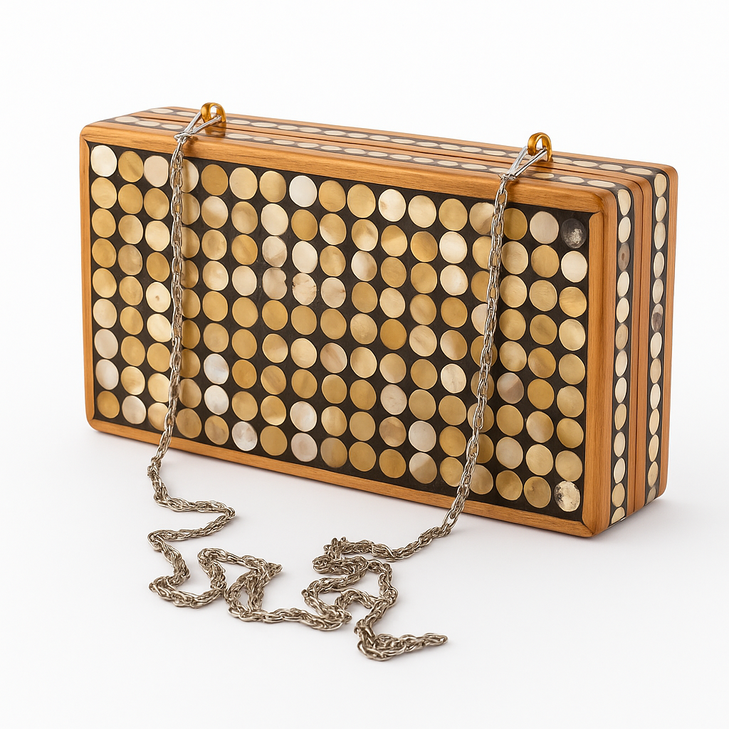 Pearl Mosaic Wooden Clutch - حقيبة كلاتش خشبية من الفسيفساء اللؤلؤية