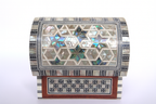 Handcrafted Geometric Inlaid Wooden Box – صندوق خشبي مطعم هندسيًا يدويًا