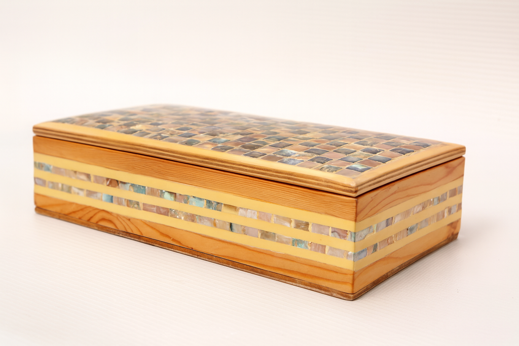 Handcrafted Decorative Box - صندوق خشبي مصنوع يدويًا