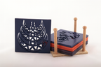 Handcrafted navy coaster with crescent cutouts set - مجموعة قواعد أكواب بحرية مصنوعة يدويًا مع فتحات هلالية